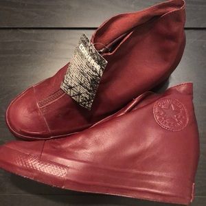 Burgundy converse